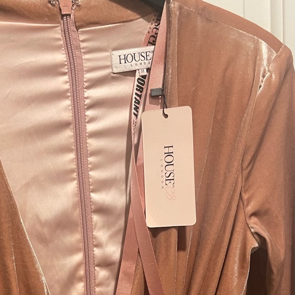 House of CB | FARRAH BLUSH VELVET GATHERED DEEP V MINI DRESS - Picture 5 of 5